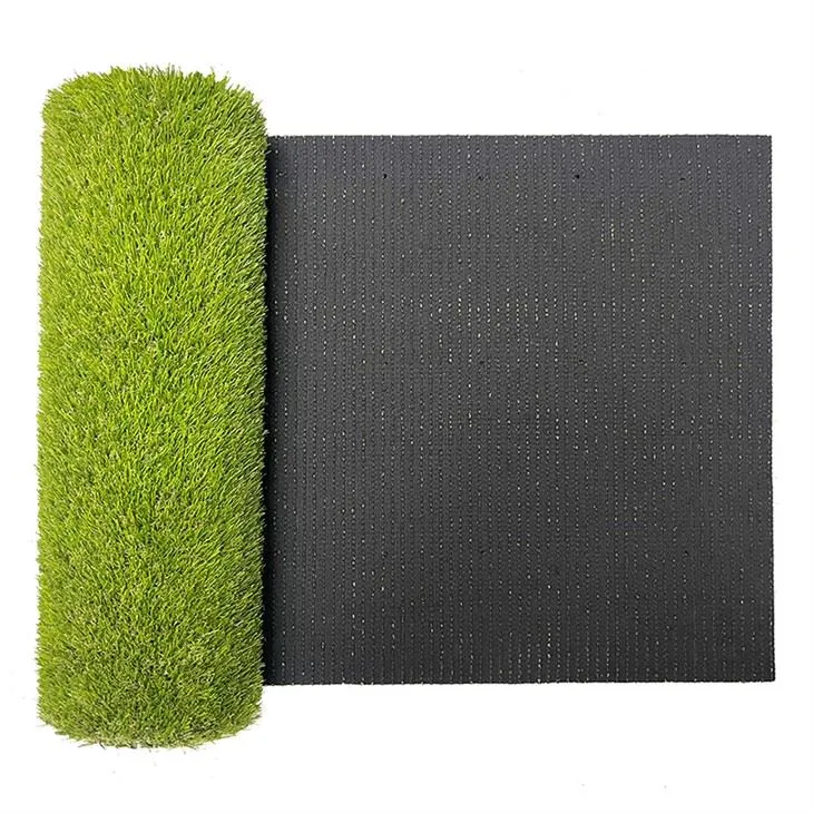 Giardino paesaggistico con erba artificiale